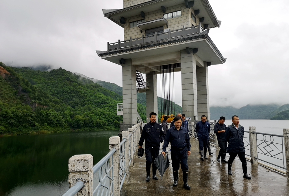 3查看石头河水库蓄水及运行情况_副本.jpg